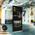 Mid-range cconomy roller banner featuring a twin feet base and padded bag
